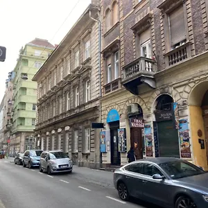 A10 Center Estalagem Budapeste
